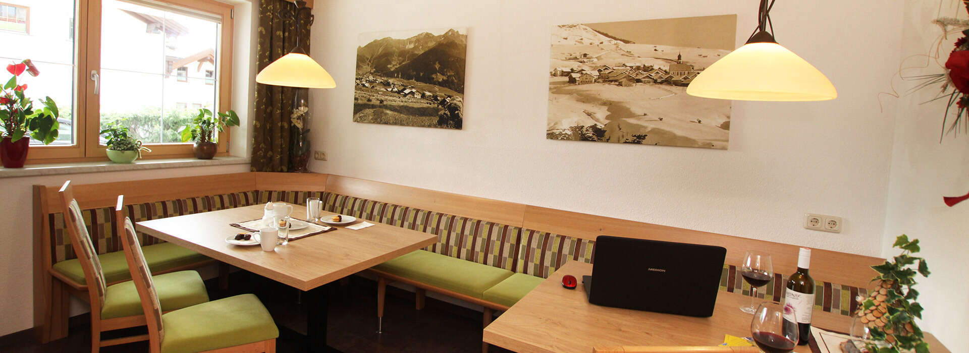 Aufenthaltsraum im Apart Alpenhof in Fiss in Tirol