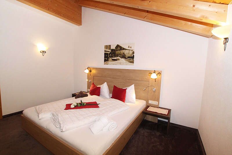 Doppelbettzimmer im Appartement Schönjoch im Alpenhof Tirol